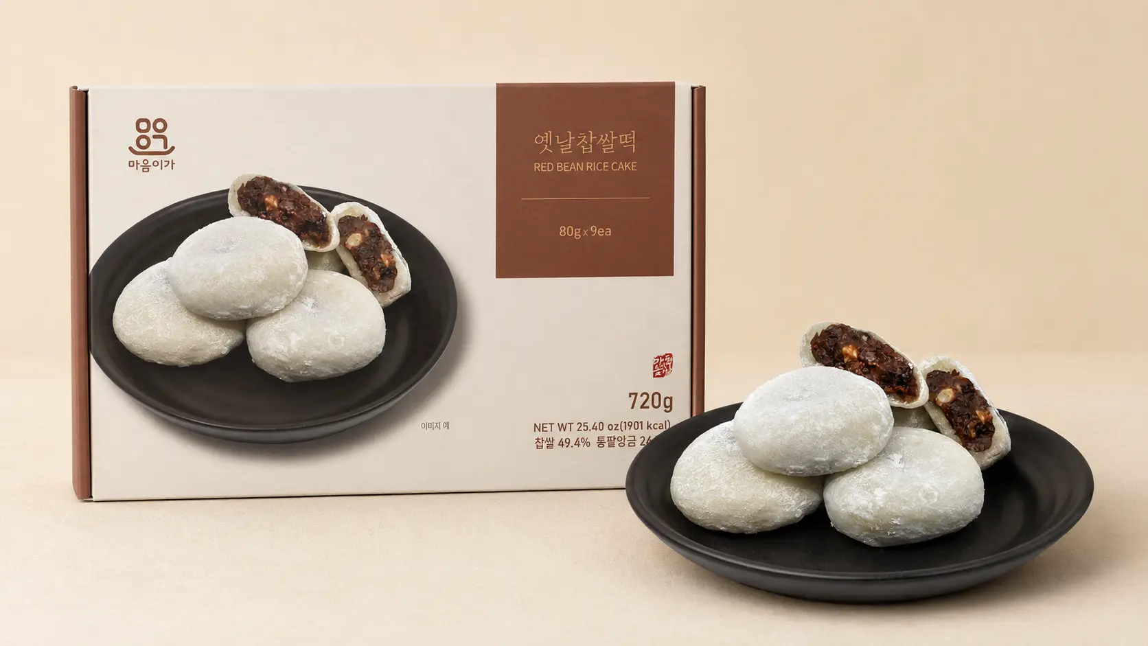 Red bean Korean rice cake 9-piece retail box and plated product