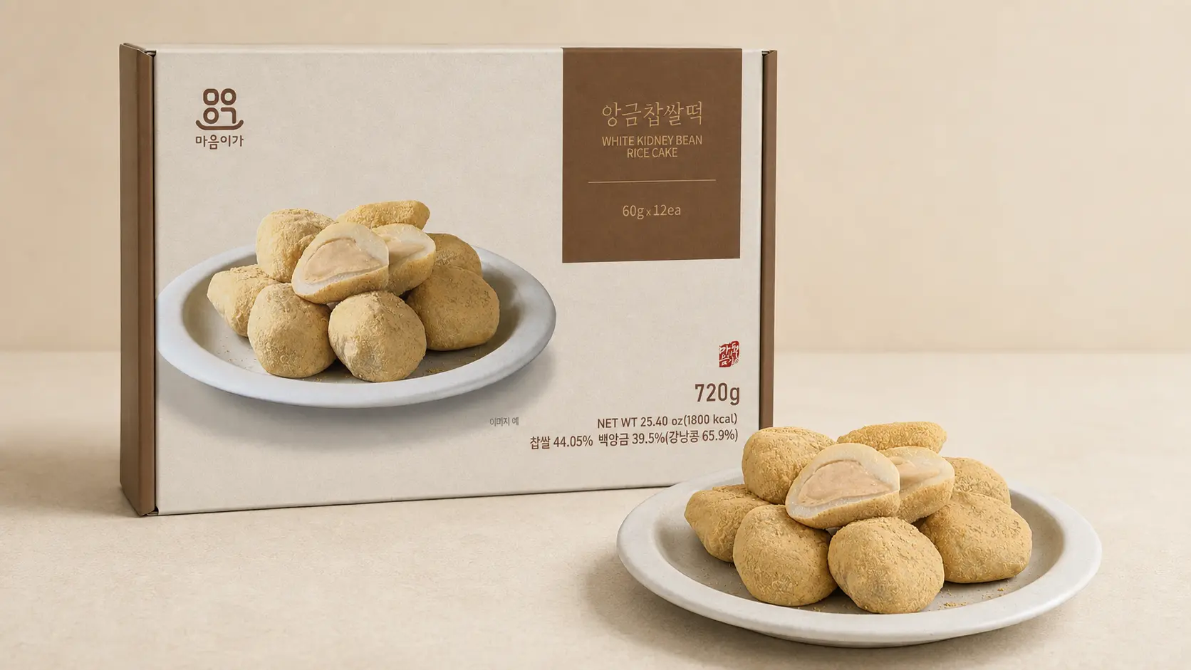 White kidney bean Korean rice cake 12-piece retail box and plated product