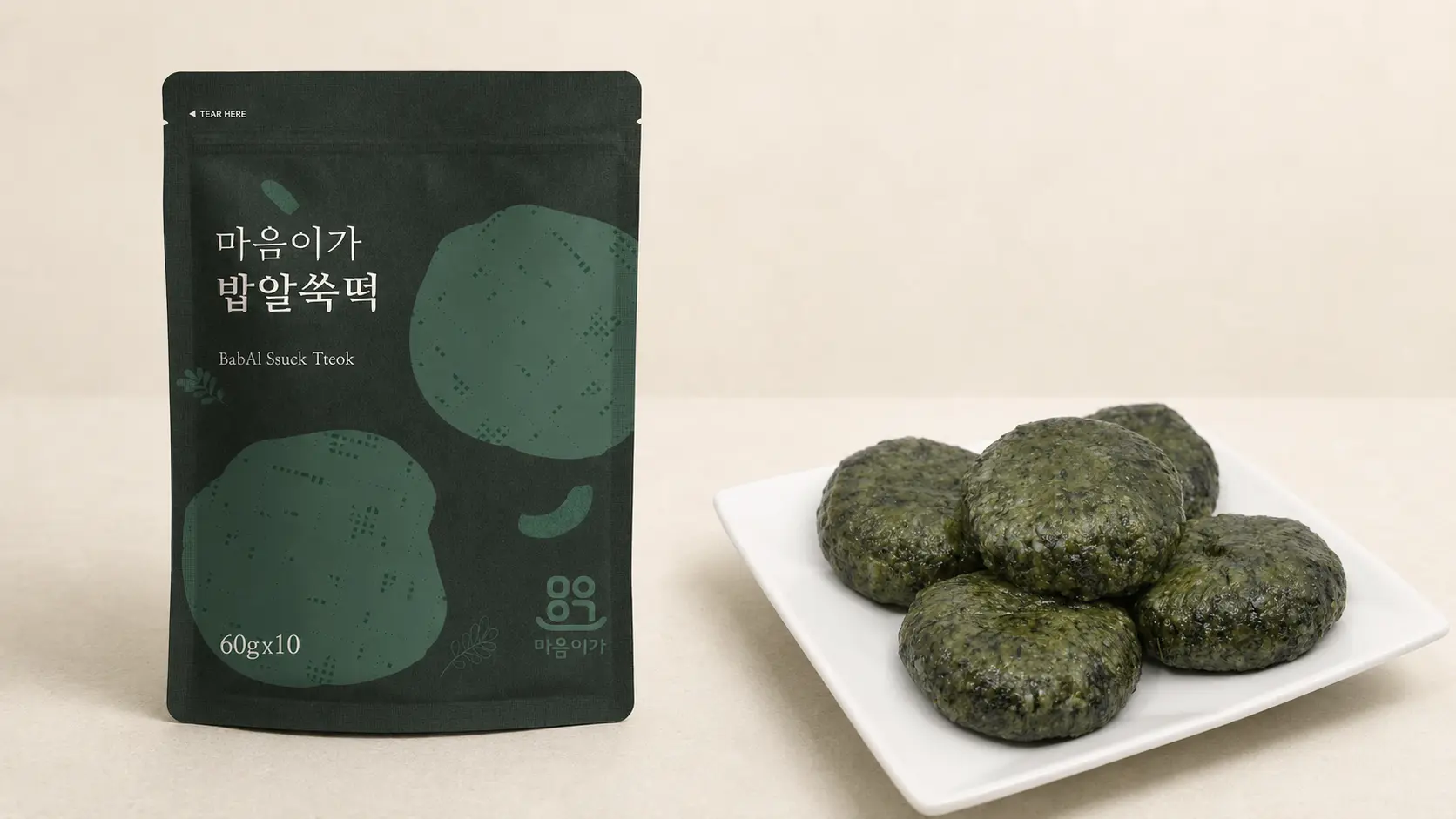 Mugwort babal Korean rice cake pouch and plated product