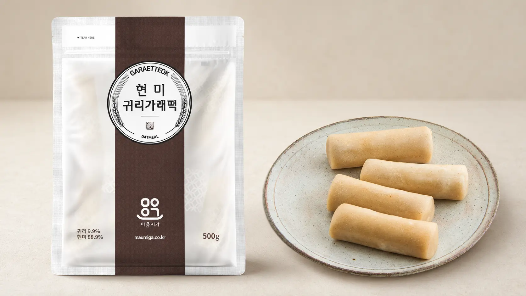 Brown Rice and Oat Garaetteok 500g package and plated product