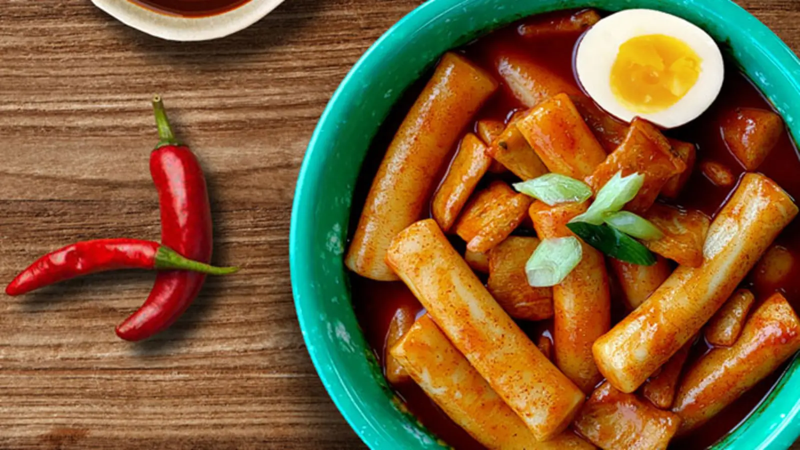 Cooked Korean rice tteokbokki